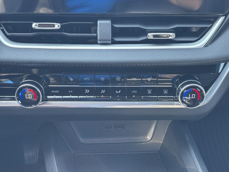 Chevrolet Equinox Vehicle Full-screen Gallery Image 18