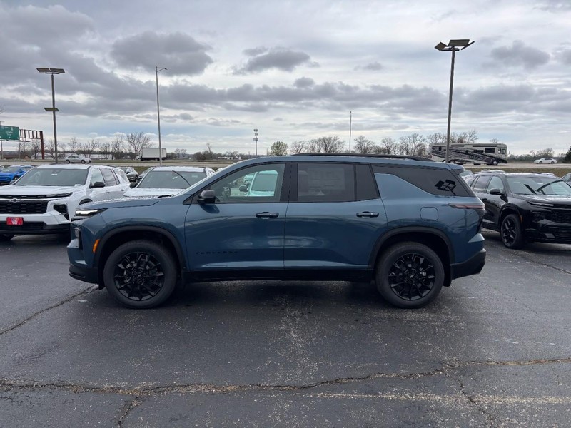 Chevrolet Traverse Vehicle Full-screen Gallery Image 2