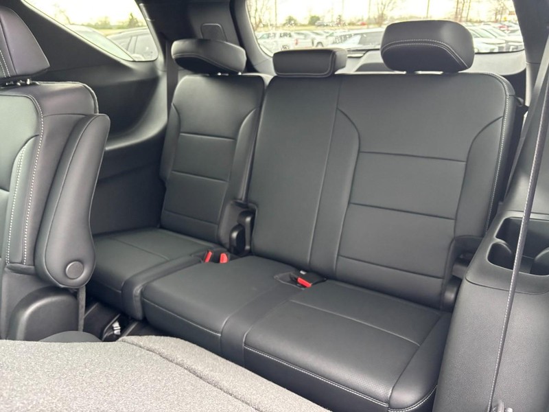 Chevrolet Traverse Vehicle Full-screen Gallery Image 5