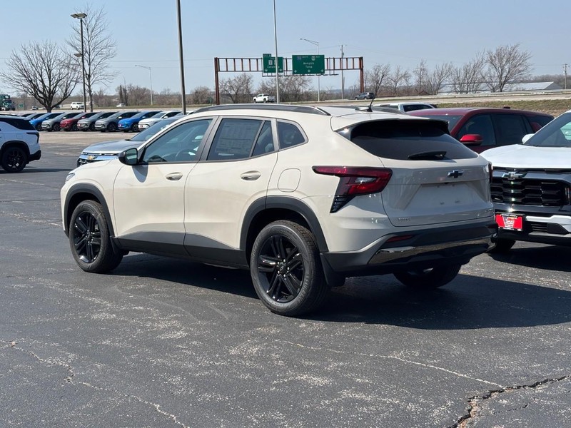 Chevrolet Trax Vehicle Full-screen Gallery Image 3