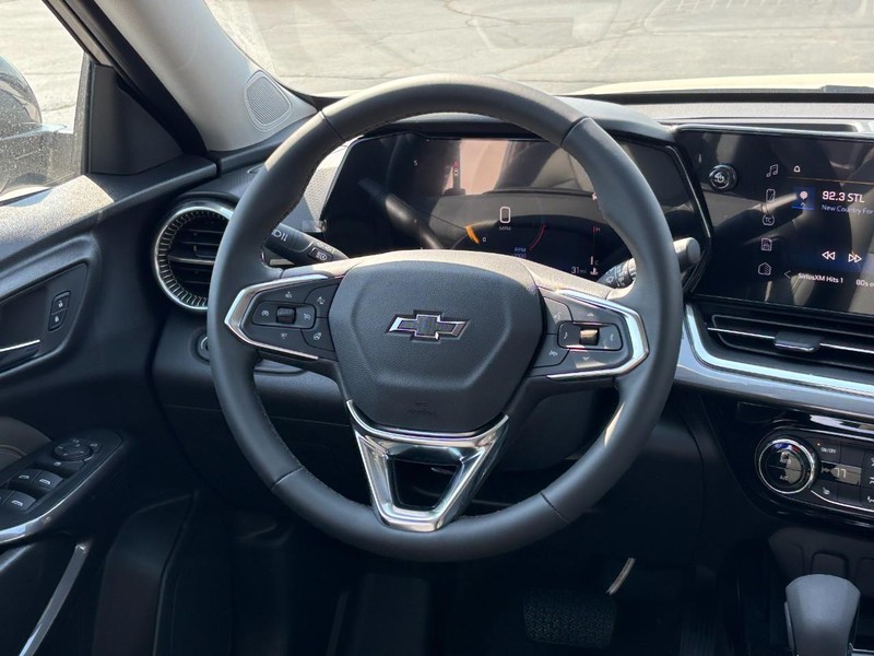Chevrolet Trax Vehicle Full-screen Gallery Image 7