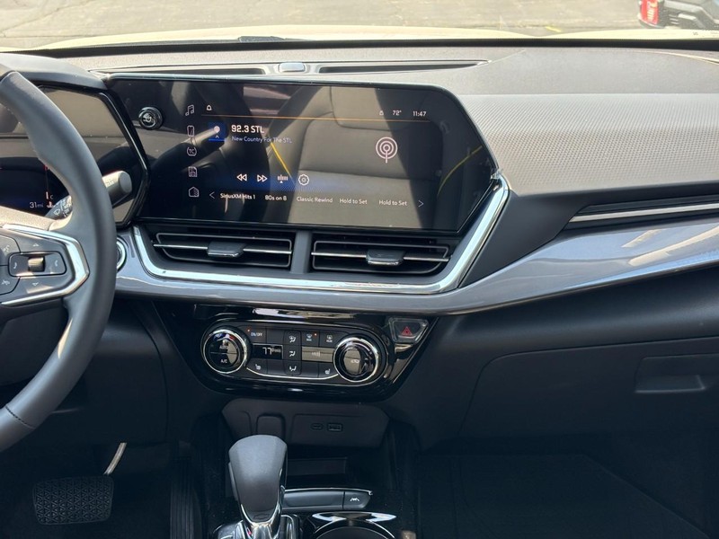 Chevrolet Trax Vehicle Full-screen Gallery Image 8