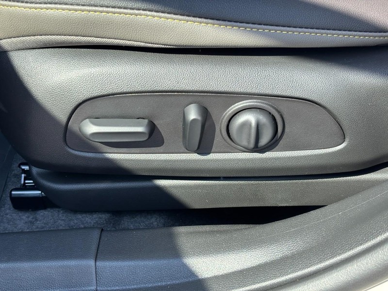Chevrolet Trax Vehicle Full-screen Gallery Image 10