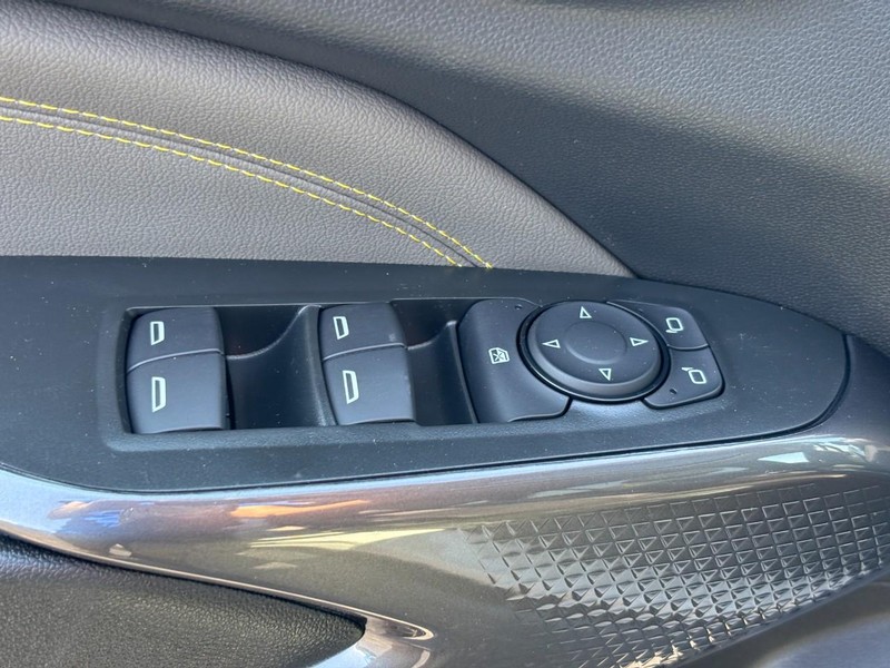 Chevrolet Trax Vehicle Full-screen Gallery Image 11