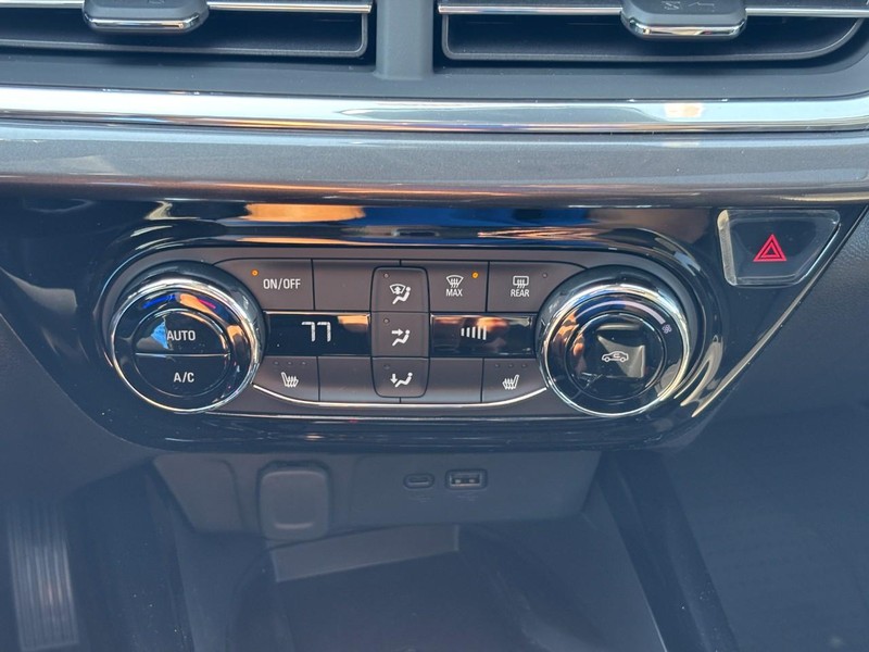 Chevrolet Trax Vehicle Full-screen Gallery Image 17