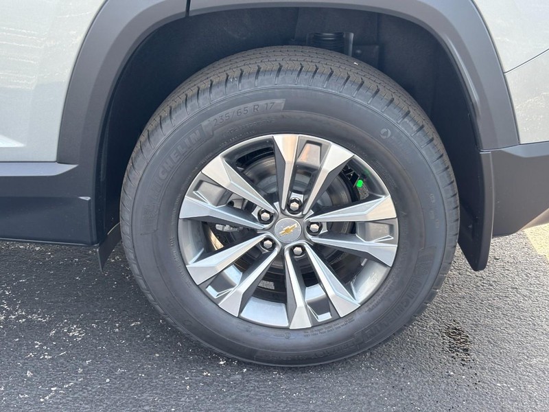 Chevrolet Equinox Vehicle Full-screen Gallery Image 4