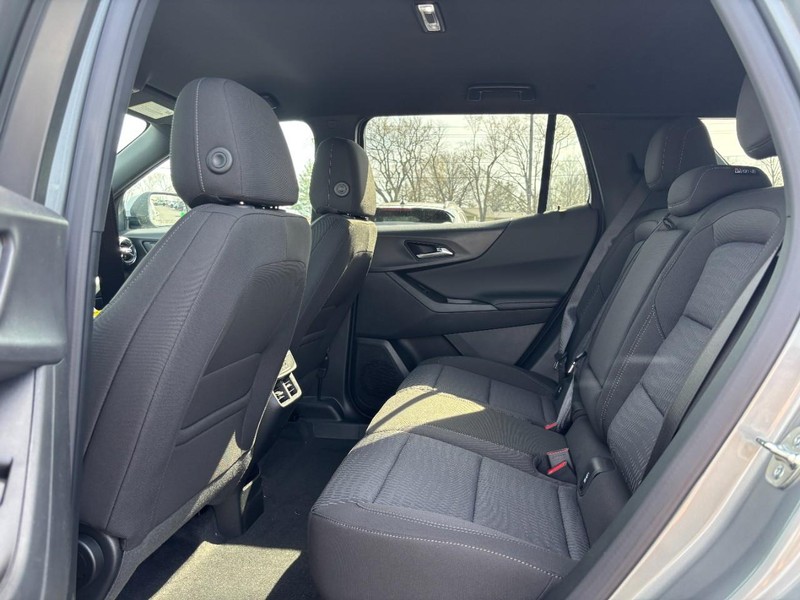 Chevrolet Equinox Vehicle Full-screen Gallery Image 5