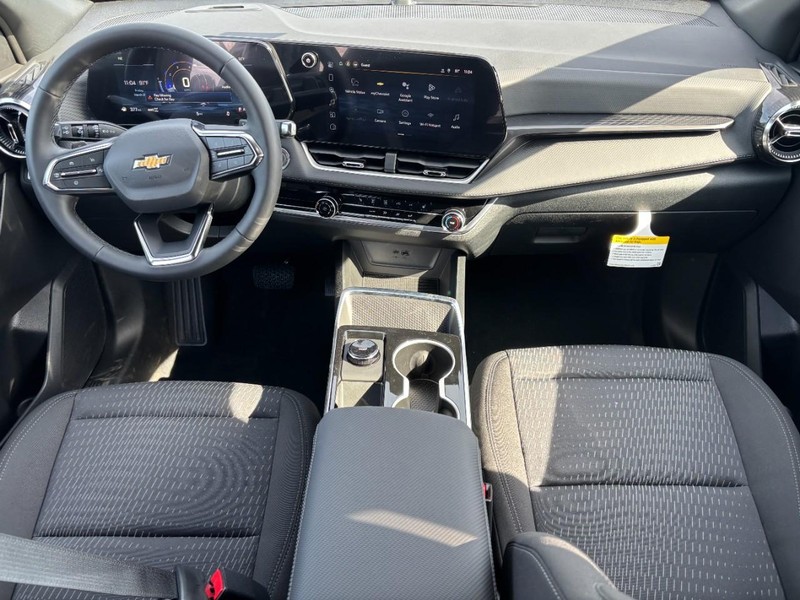 Chevrolet Equinox Vehicle Full-screen Gallery Image 6