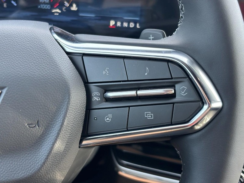 Chevrolet Equinox Vehicle Full-screen Gallery Image 13