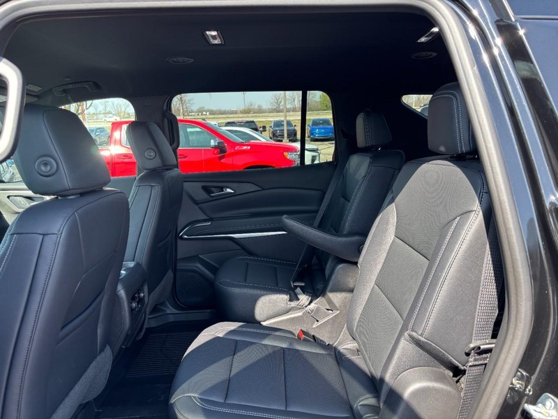 Chevrolet Traverse Vehicle Full-screen Gallery Image 6