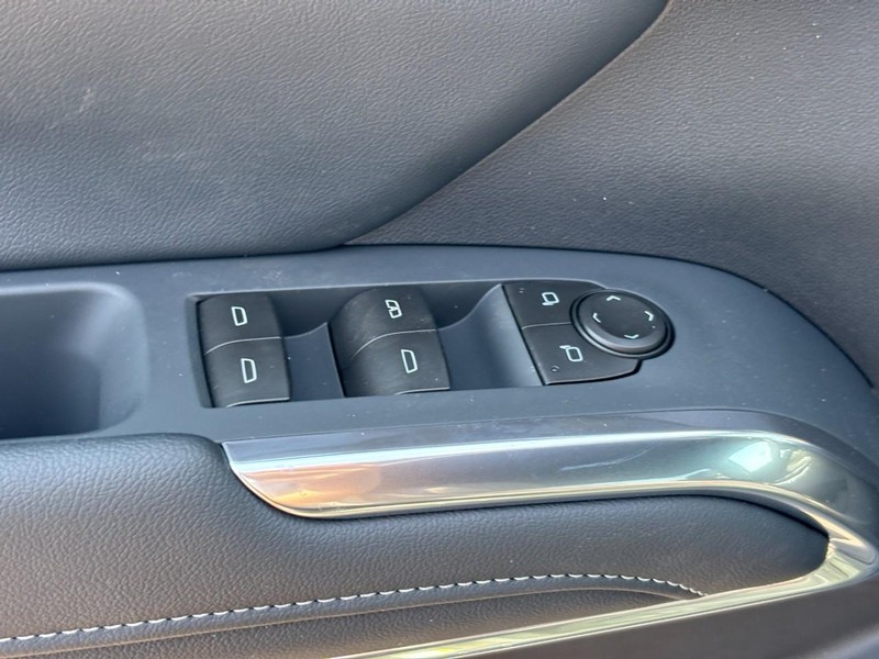 Chevrolet Traverse Vehicle Full-screen Gallery Image 12