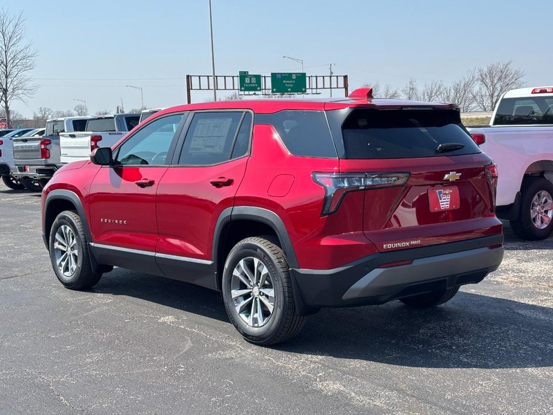 Chevrolet Equinox Vehicle Full-screen Gallery Image 3