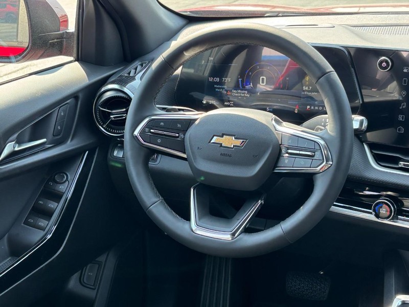 Chevrolet Equinox Vehicle Full-screen Gallery Image 7