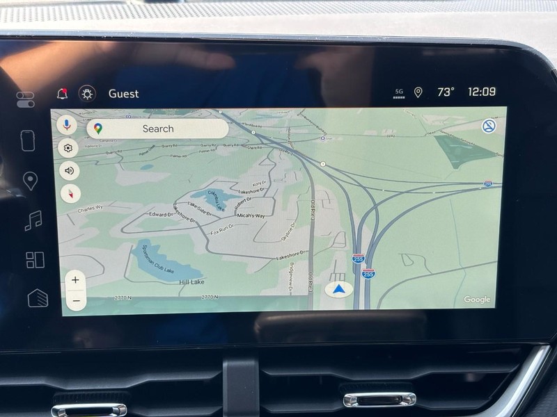 Chevrolet Equinox Vehicle Full-screen Gallery Image 16