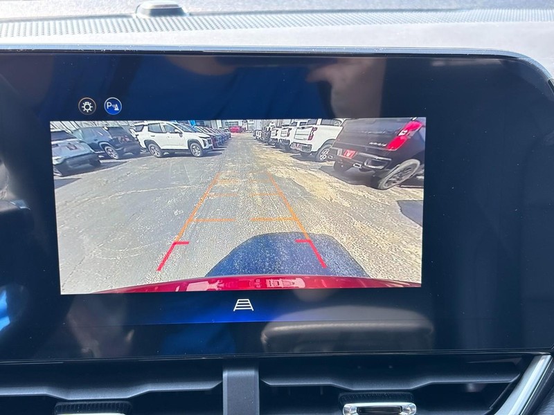 Chevrolet Equinox Vehicle Full-screen Gallery Image 17