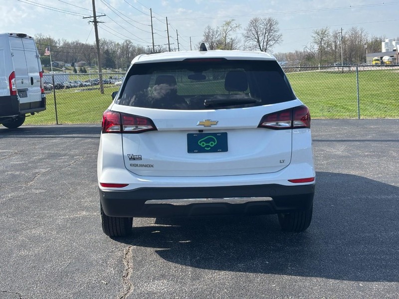 Chevrolet Equinox Vehicle Full-screen Gallery Image 4