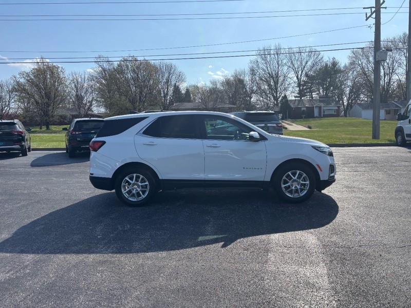 Chevrolet Equinox Vehicle Full-screen Gallery Image 6