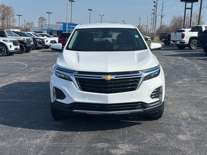 Chevrolet Equinox Vehicle Full-screen Gallery Image 8