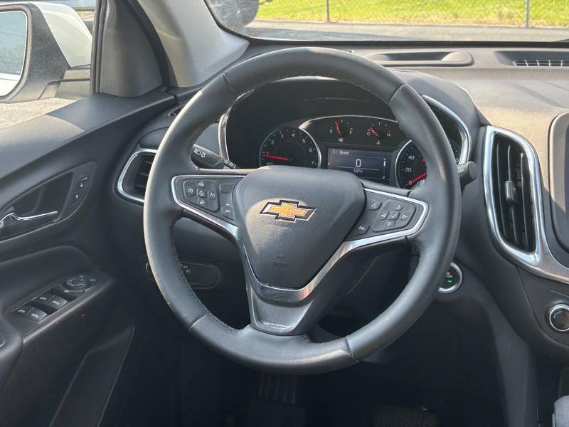 Chevrolet Equinox Vehicle Full-screen Gallery Image 12