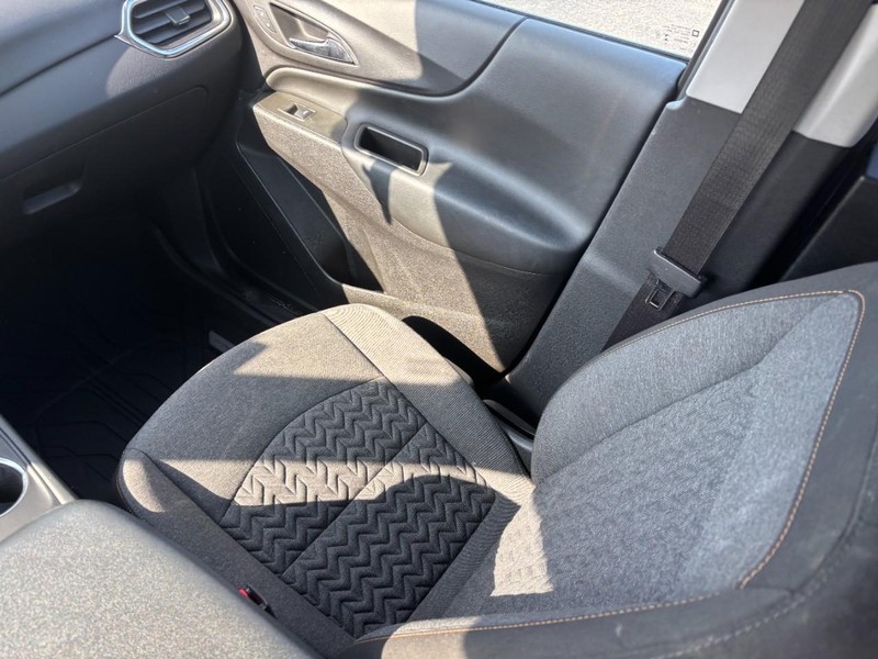 Chevrolet Equinox Vehicle Full-screen Gallery Image 14