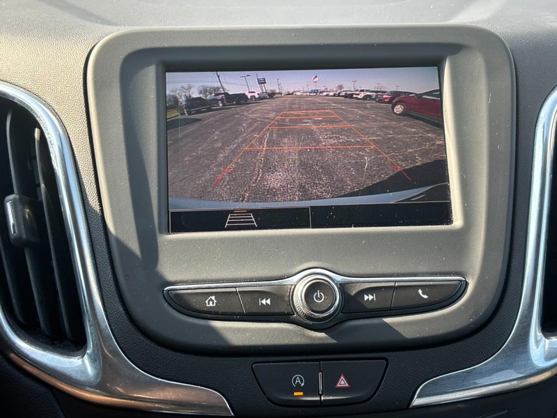 Chevrolet Equinox Vehicle Full-screen Gallery Image 21