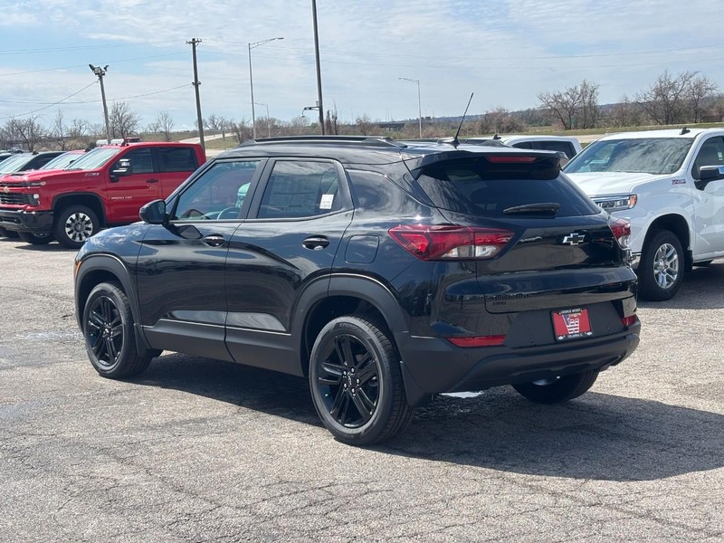 Chevrolet TrailBlazer Vehicle Full-screen Gallery Image 3