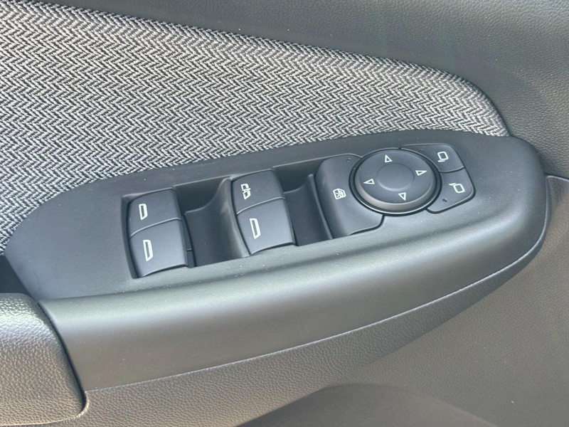 Chevrolet TrailBlazer Vehicle Full-screen Gallery Image 11
