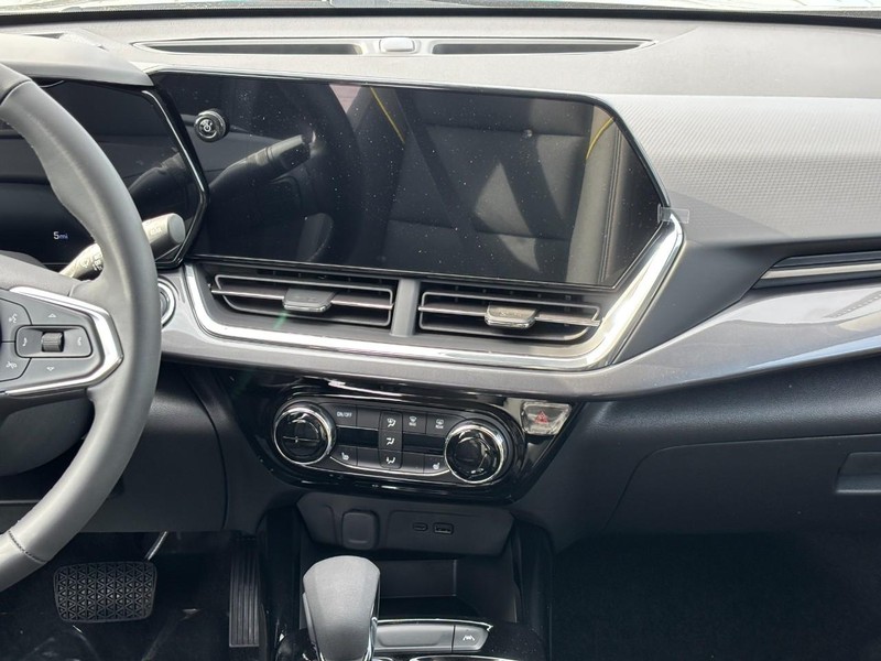 Chevrolet Trax Vehicle Full-screen Gallery Image 8