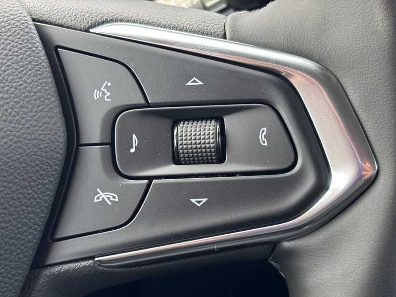 Chevrolet Trax Vehicle Full-screen Gallery Image 13