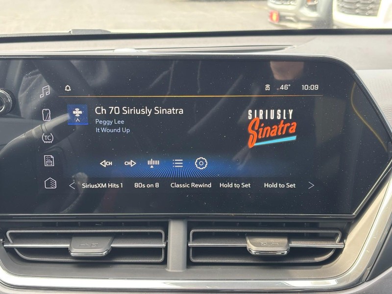 Chevrolet Trax Vehicle Full-screen Gallery Image 15