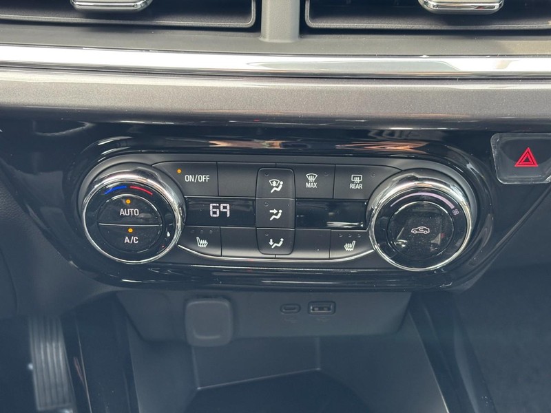 Chevrolet Trax Vehicle Full-screen Gallery Image 17
