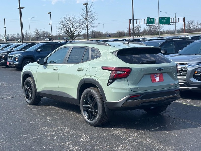 Chevrolet Trax Vehicle Full-screen Gallery Image 3