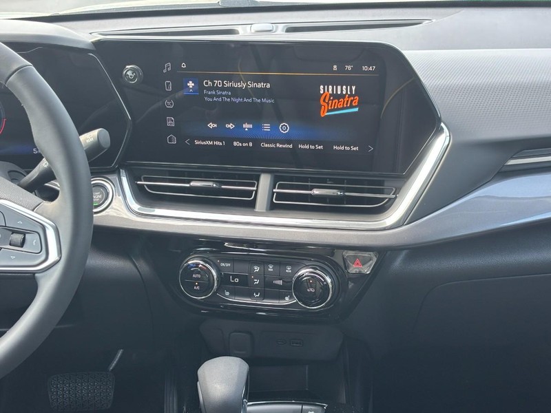 Chevrolet Trax Vehicle Full-screen Gallery Image 8
