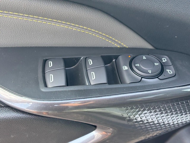 Chevrolet Trax Vehicle Full-screen Gallery Image 11