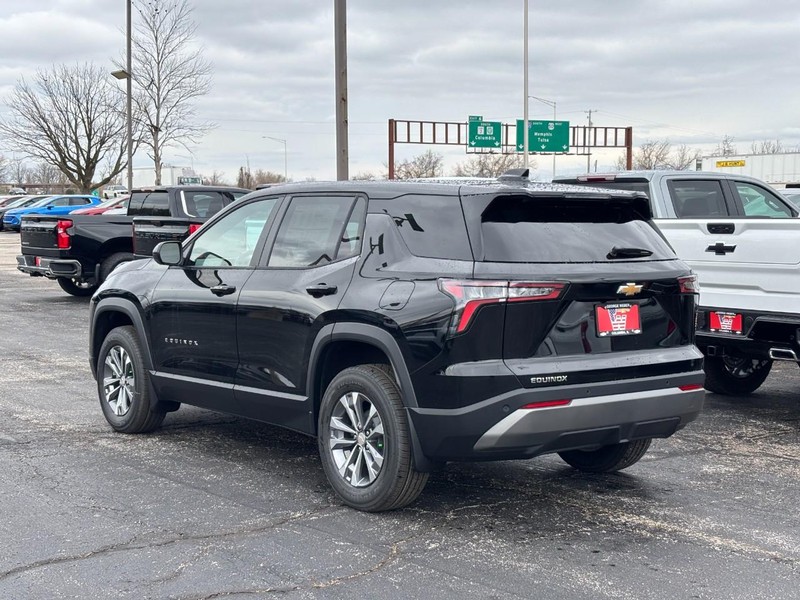 Chevrolet Equinox Vehicle Full-screen Gallery Image 3
