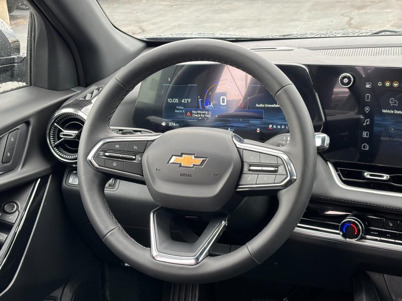 Chevrolet Equinox Vehicle Full-screen Gallery Image 7