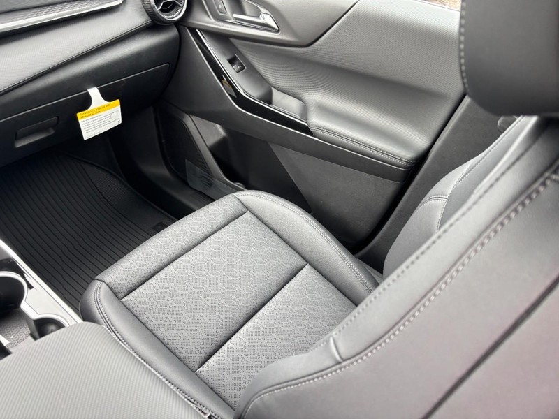 Chevrolet Equinox Vehicle Full-screen Gallery Image 9