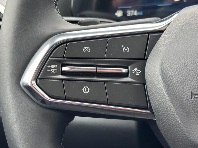 Chevrolet Equinox Vehicle Full-screen Gallery Image 12