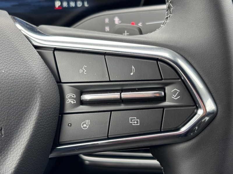 Chevrolet Equinox Vehicle Full-screen Gallery Image 13