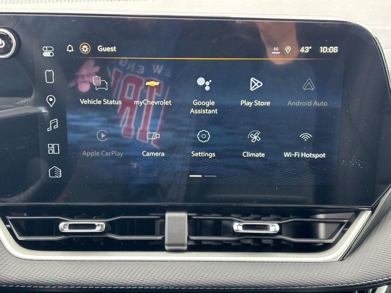Chevrolet Equinox Vehicle Full-screen Gallery Image 15