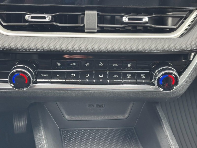 Chevrolet Equinox Vehicle Full-screen Gallery Image 17