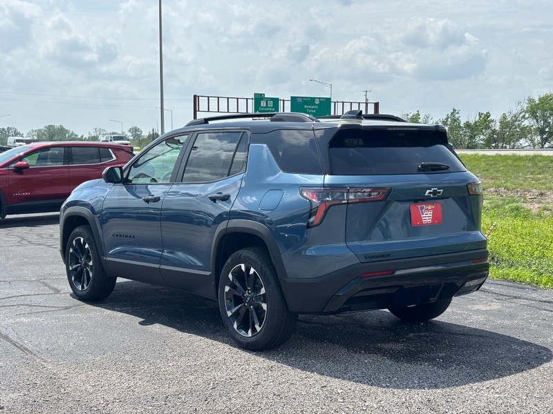 Chevrolet Equinox Vehicle Full-screen Gallery Image 3