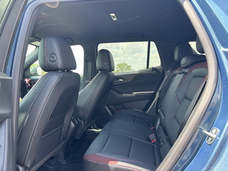 Chevrolet Equinox Vehicle Full-screen Gallery Image 5