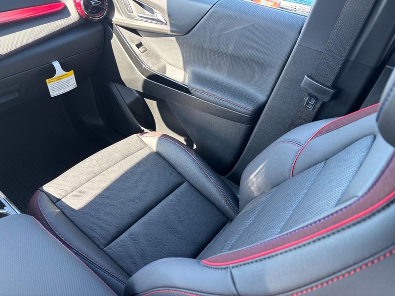 Chevrolet Equinox Vehicle Full-screen Gallery Image 9