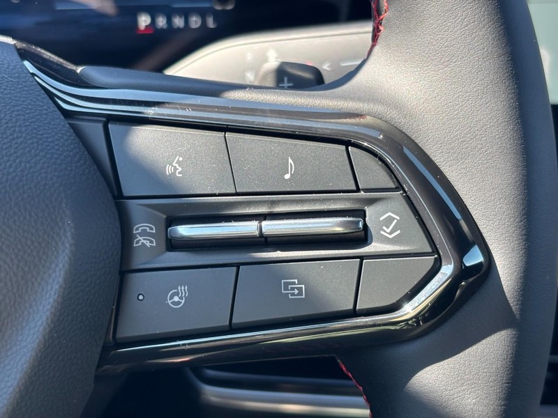 Chevrolet Equinox Vehicle Full-screen Gallery Image 13