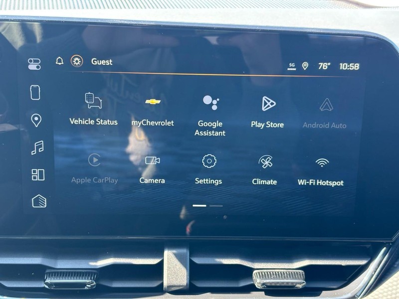 Chevrolet Equinox Vehicle Full-screen Gallery Image 15