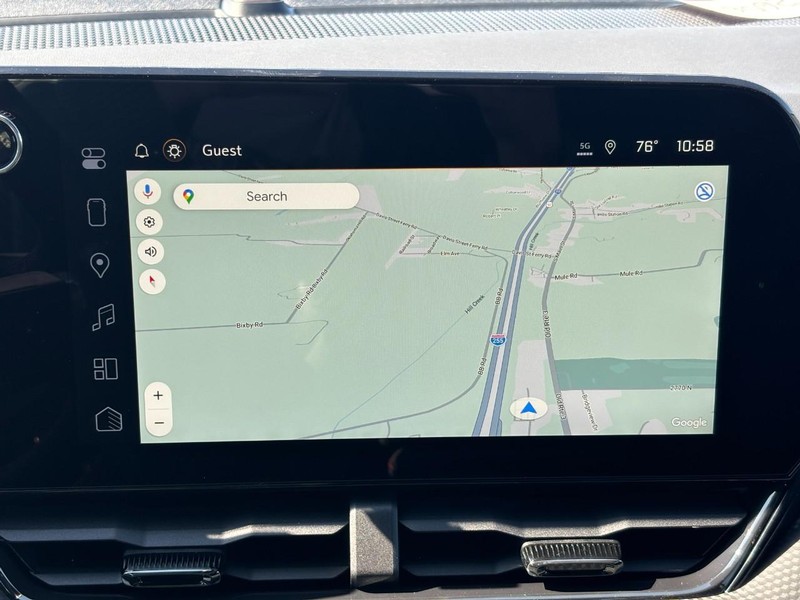 Chevrolet Equinox Vehicle Full-screen Gallery Image 16