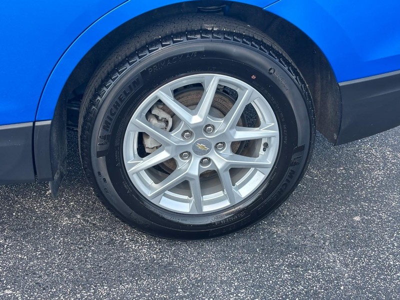 Chevrolet Equinox Vehicle Full-screen Gallery Image 9