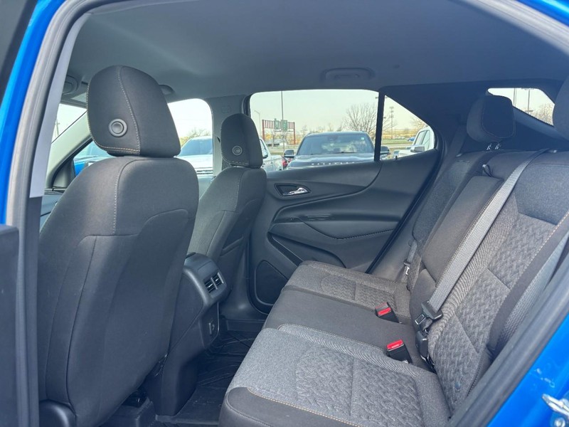 Chevrolet Equinox Vehicle Full-screen Gallery Image 10