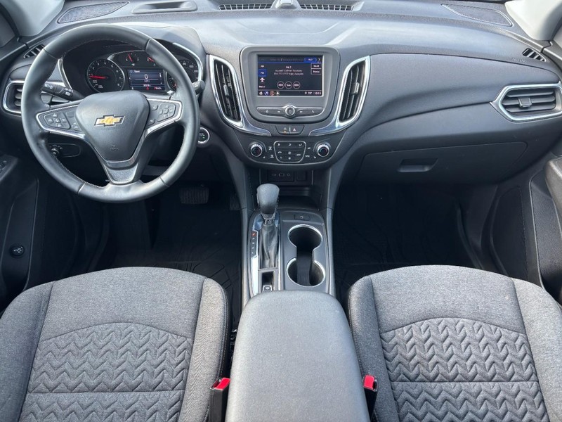 Chevrolet Equinox Vehicle Full-screen Gallery Image 11